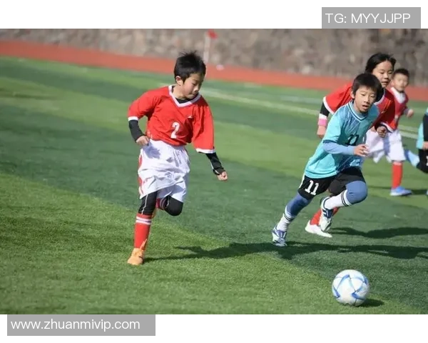 快乐校园足球让我们一起奔跑在绿茵场上